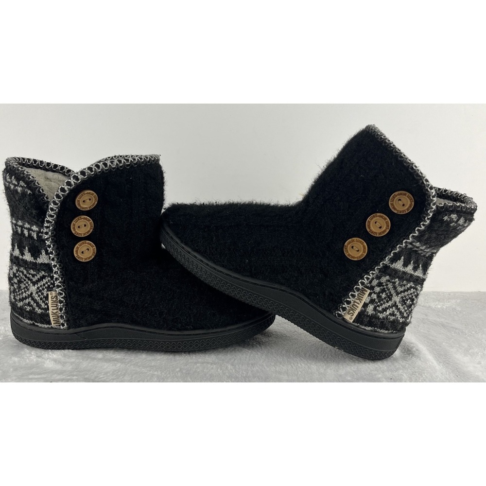 Muk Luks Cozy Women's Small 5-6 Black Fair Isle 3-Button Slipper Booties Winter